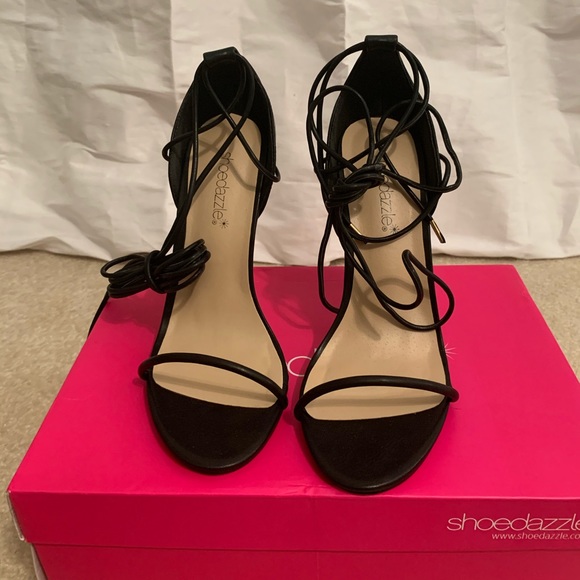 NEW ShoeDazzle black strappy heeled sandal - Picture 3 of 7